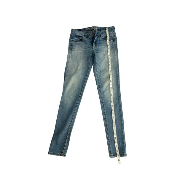 American Eagle Outfitters Super Stretch Light Wash Women's Denim Sz 2 - Picture 11 of 13